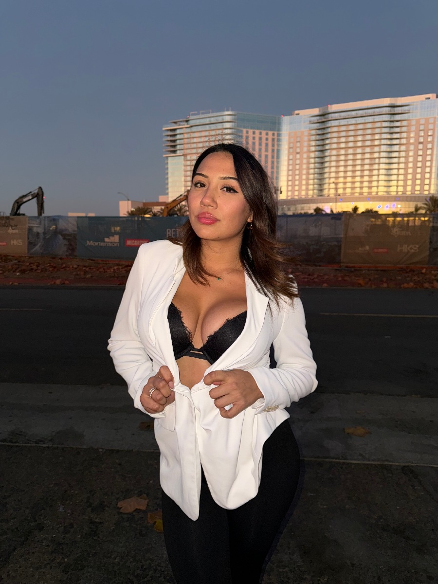 Take a pause and enjoy Ali Cruz — streaming from Hargeisa