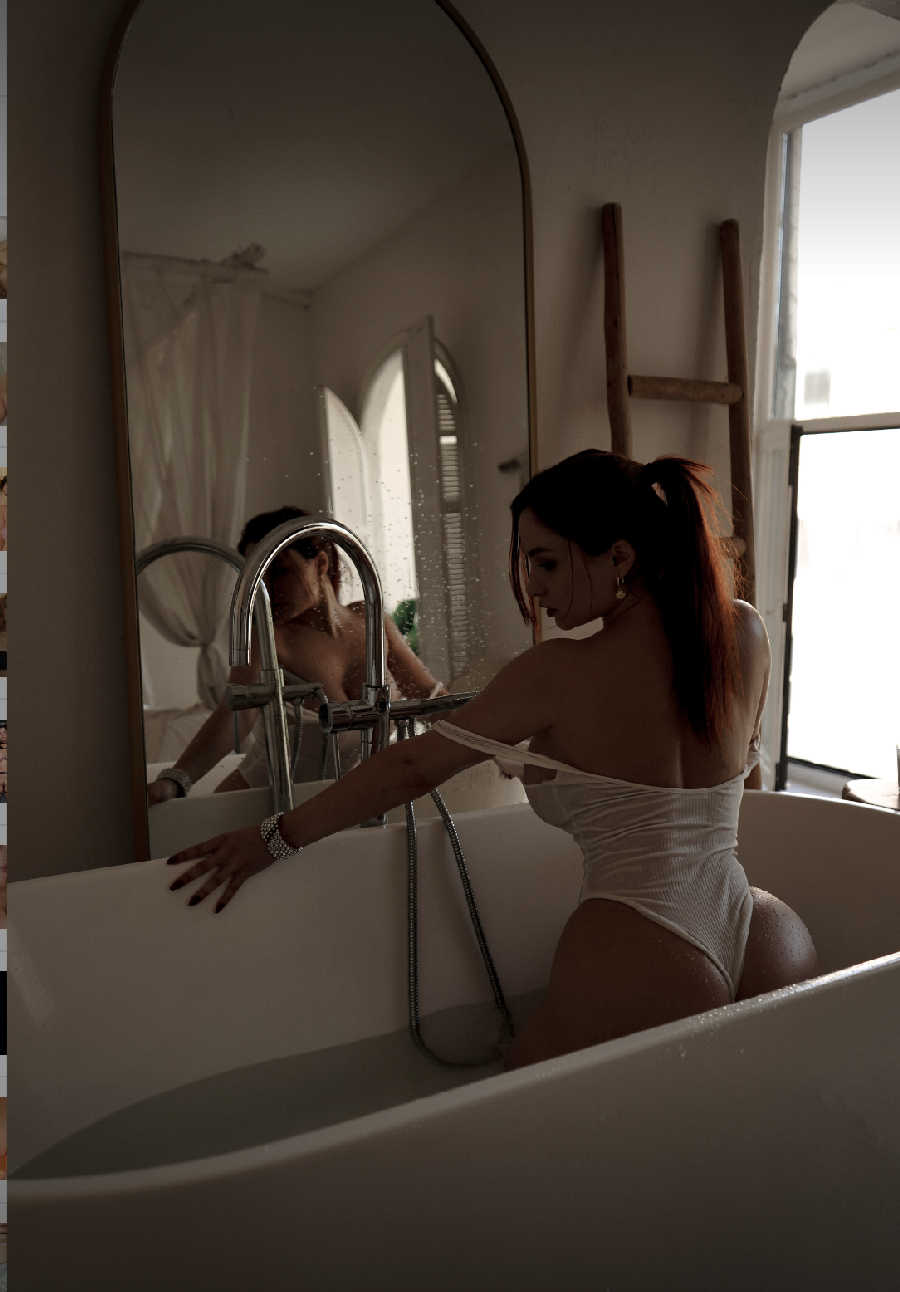 A playful frame from Miranda Faith nude — online in Hargeisa