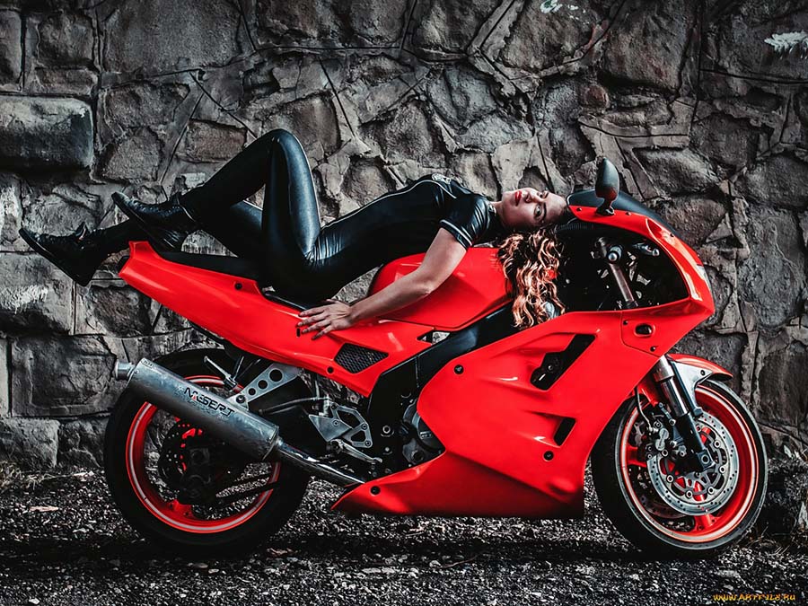 Beautiful girl Beautiful girls and motorcycles in Hargeisa