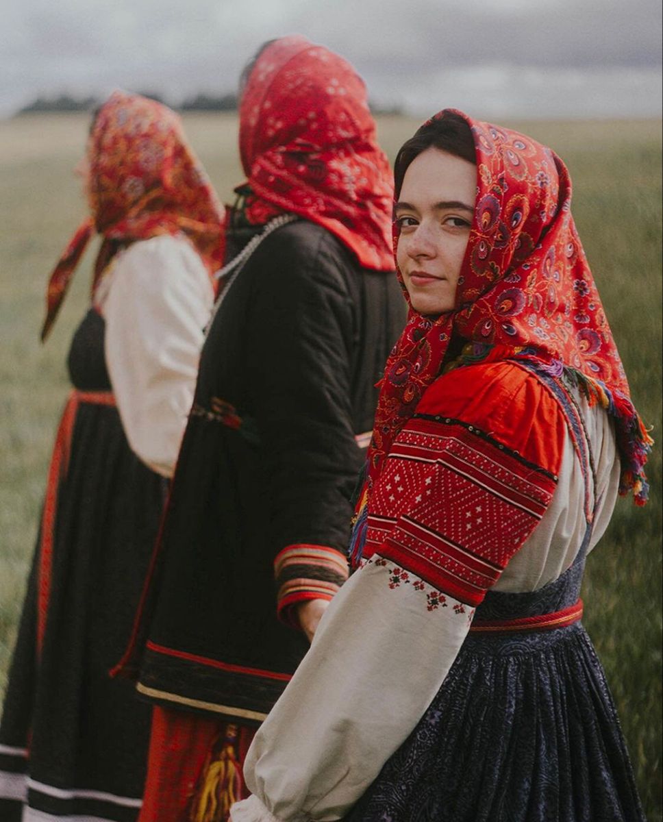 Women in Slavic costumes in Hargeisa