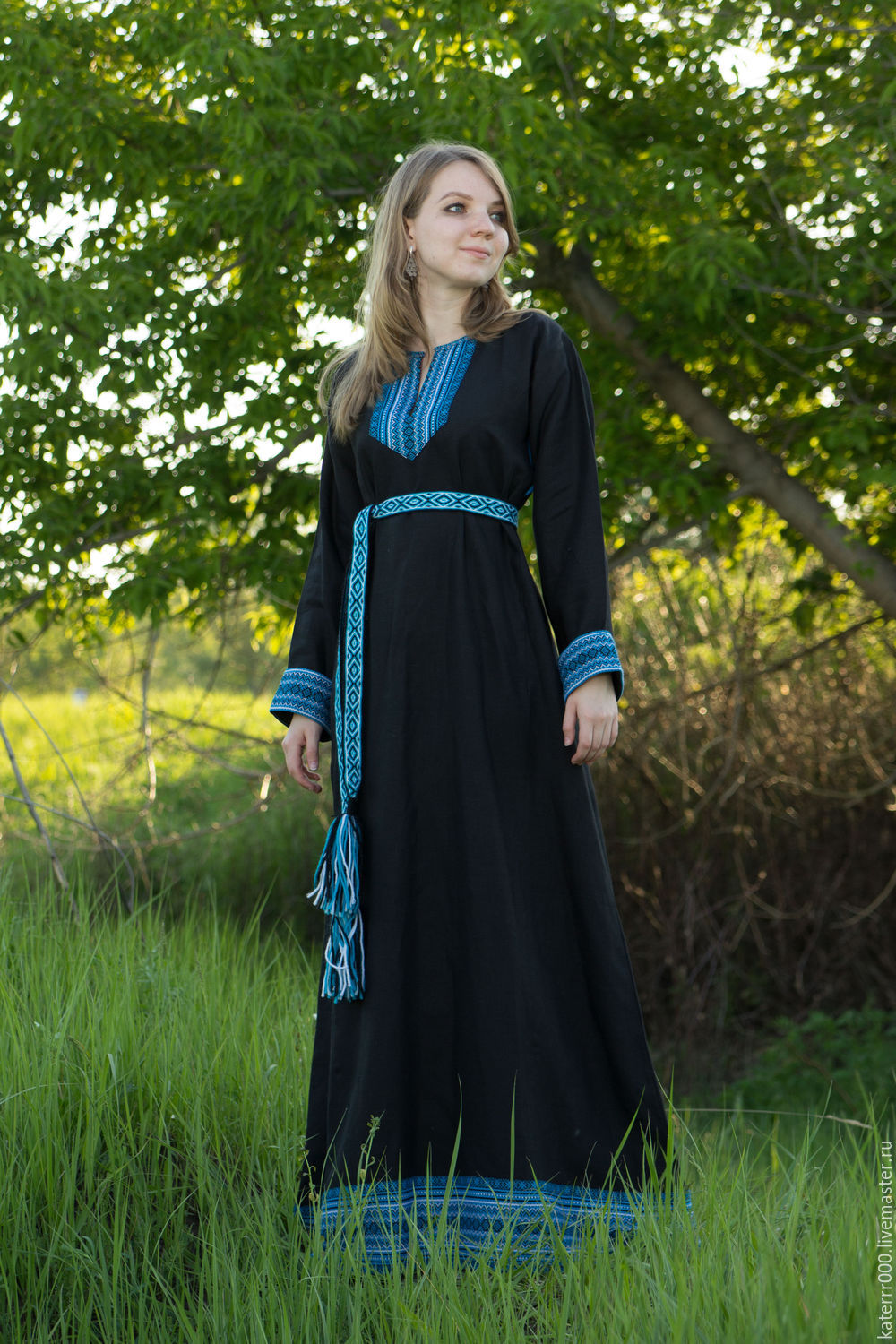 Women in Slavic costumes in Hargeisa